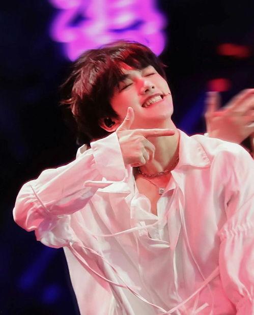 卓伟爆料时代少年团视频,卓伟揭秘背后真相